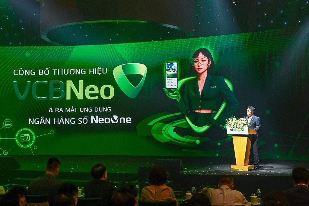 Ông Nguyễn Mạnh Hùng - Thành viên Hội đồng quản trị Vietcombank, Chủ tịch Hội đồng thành viên VCBNeo phát biểu chia sẻ về định hướng chiến lược, mục tiêu phát triển của VCBNeo -
