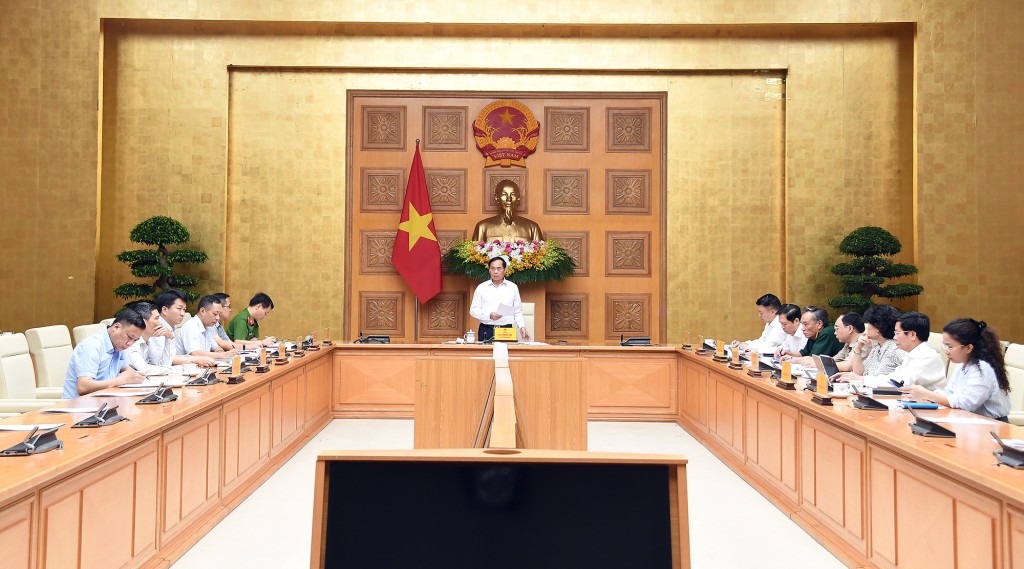 Phó Thủ tướng Bùi Thanh Sơn chủ trì Phiên họp thứ nhất Tổ công tác của Thủ tướng Chính phủ về cao điểm đấu tranh, ngăn chặn, đẩy lùi tội phạm buôn lậu, gian lận thương mại, hàng giả - Ảnh: VGP/Hải Minh