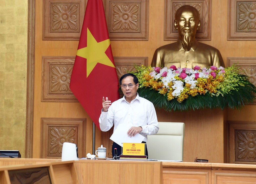 Phó Thủ tướng Bùi Thanh Sơn nhấn mạnh công tác chống buôn lậu, gian lận thương mại, hàng giả, xâm phạm sở hữu trí tuệ là công việc rất quan trọng, mang tính lâu dài, cần được tiến hành thường xuyên, toàn diện, liên tục - Ảnh: VGP/Hải Minh