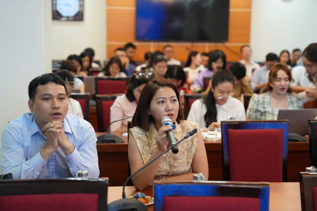 Lắng nghe doanh nghiệp, người dân để phục vụ tốt hơn