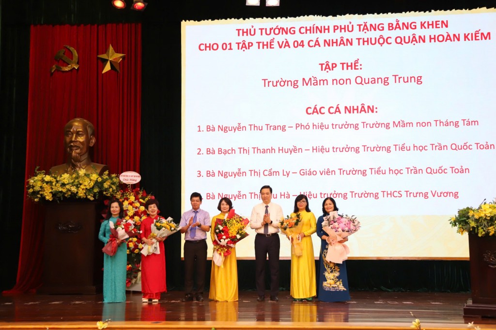 Các đơn vị, cá nhân được Thủ tướng Chính phủ tặng bằng khen