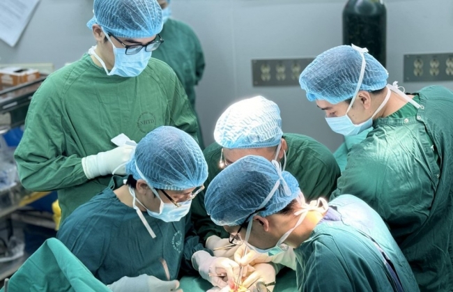 Giữ lại tay cho bệnh nhân ung thư hiếm gặp