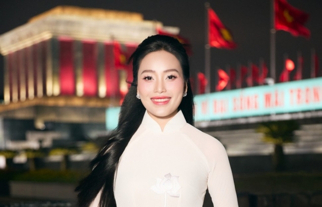 Huyền Trang chạm trái tim khán giả với ca khúc mừng sinh nhật Bác