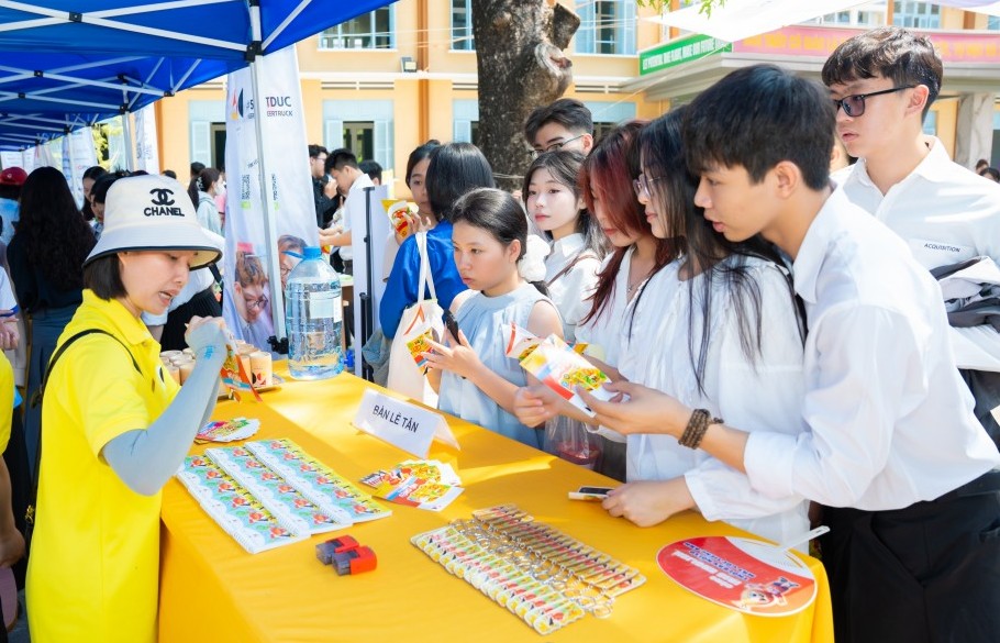Chuyến xe hướng nghiệp chở triệu ước mơ