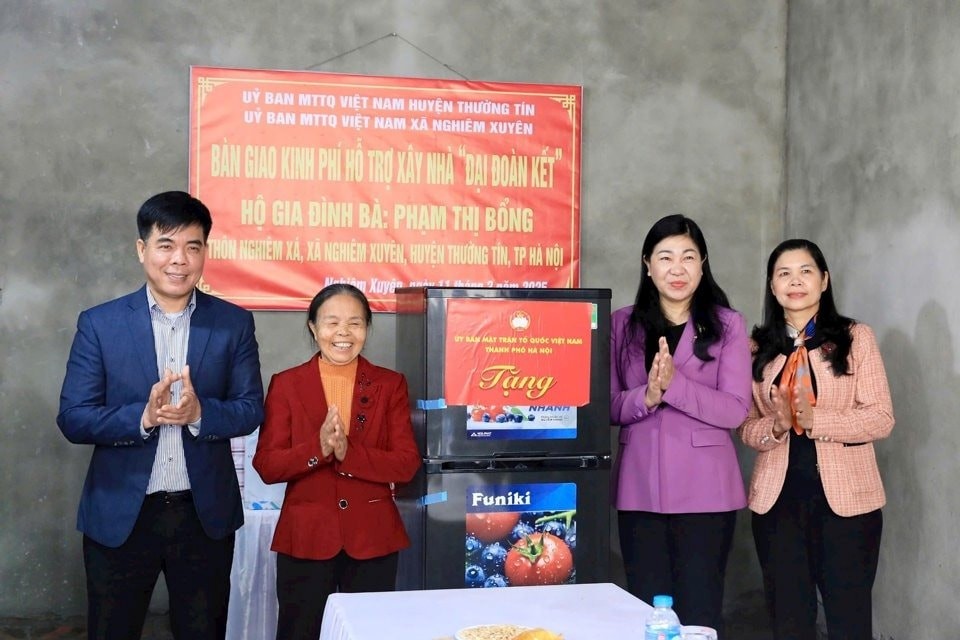 Hà Nội hỗ trợ 95 nhà Đại đoàn kết cho hộ nghèo 10 huyện