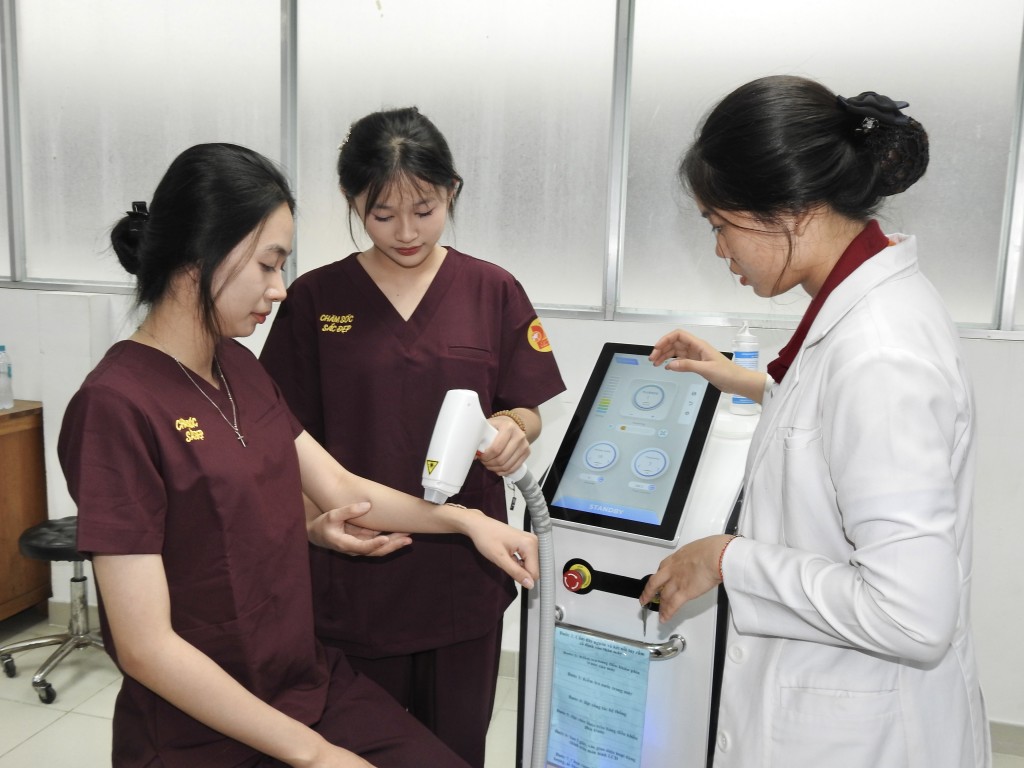 Chuyển đổi số, ứng dụng công nghệ trong giáo dục nghề nghiệp là cần thiết 
