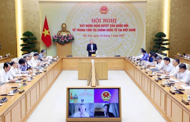 Phát triển 1 trung tâm tài chính quốc tế tại Việt Nam nhưng hoạt động ở 2 thành phố