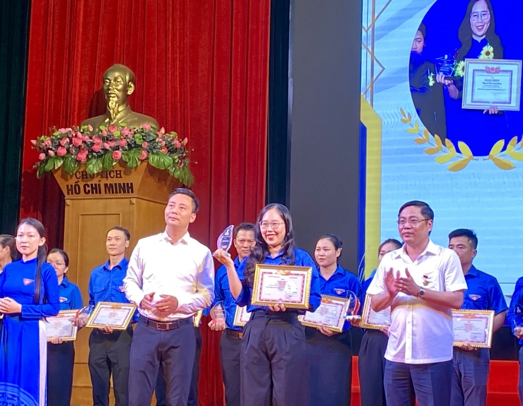 Đồng chí Nguyễn Đức Tiến - Ủy viên BCH Trung ương Đoàn, Phó Bí thư Thường trực Thành đoàn, Chủ tịch Hội LHTN Việt Nam TP. Hà Nội