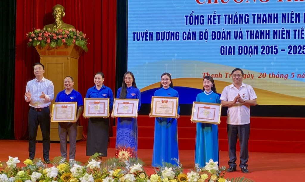 Các cá nhân xuất sắc được tuyên dương