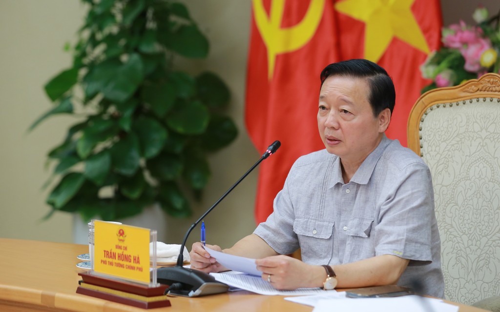 Phó Thủ tướng Trần Hồng Hà cho rằng sử dụng nhiên liệu hàng không bền vững và tham gia Chương trình Bù đắp và giảm phát thải carbon hàng không quốc tế là yêu cầu cấp thiết, xu hướng tất yếu của ngành hàng không Việt Nam - Ảnh: VGP/Minh Khôi