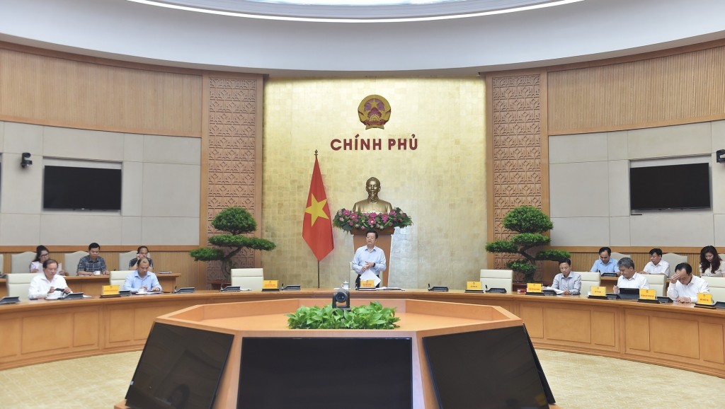 Phó Thủ tướng Mai Văn Chính chủ trì cuộc họp với Bộ Văn hóa, Thể thao và Du lịch về rà soát, xây dựng 2 nghị định về phân cấp, phân quyền và phân định thẩm quyền - Ảnh: VGP/Giang Thanh