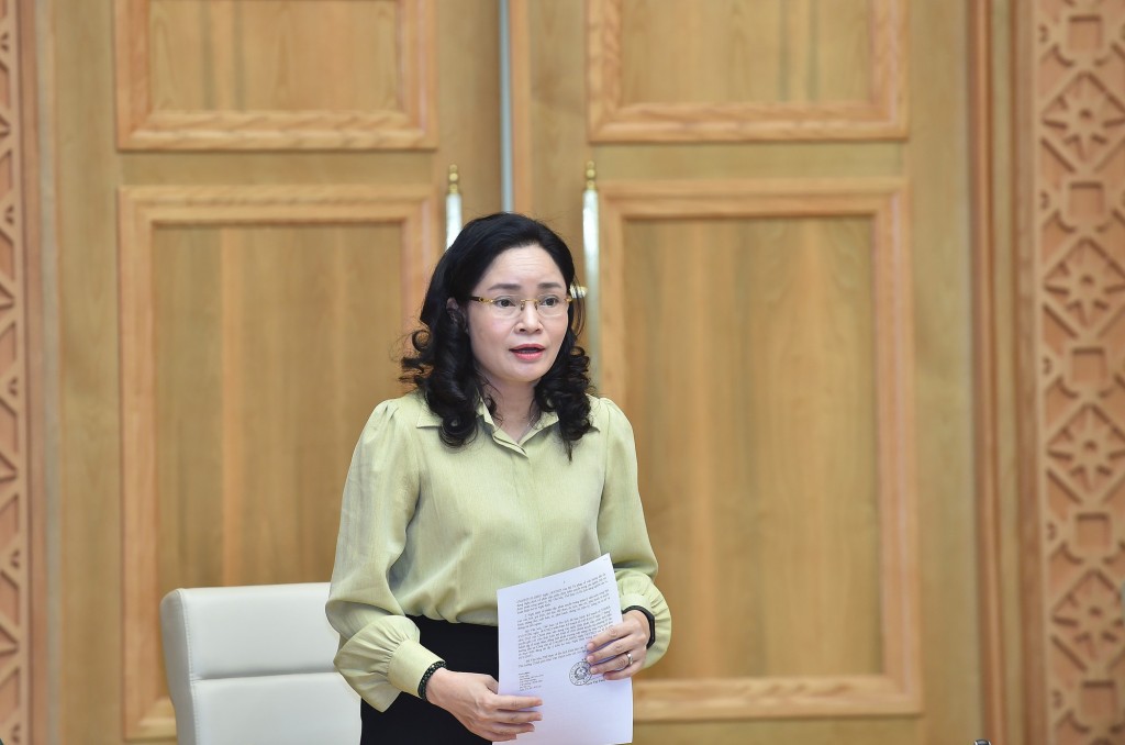 Thứ trưởng Bộ Văn hóa, Thể thao và Du lịch Trịnh Thị Thủy báo cáo tại cuộc họp - Ảnh: VGP/Giang Thanh