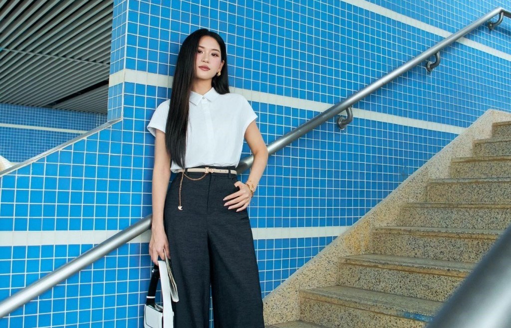 Làn gió mới từ denim trong dòng thời trang công sở hiện đại