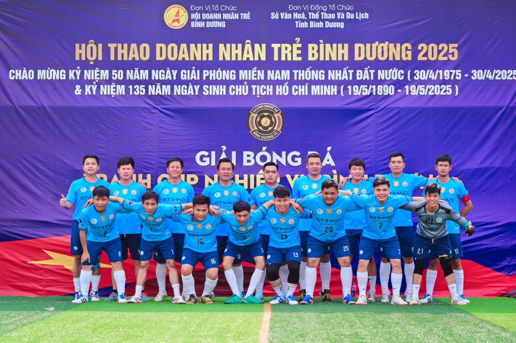 Thành viên đội bóng Trường Trung cấp nghề Nghiệp vụ Bình Dương Thành viên đội bóng Trường Trung cấp nghề Nghiệp vụ Bình Dương