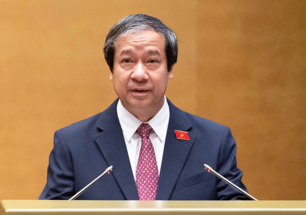 Miễn học phí học sinh công lập, hỗ trợ học sinh tư thục, dân lập