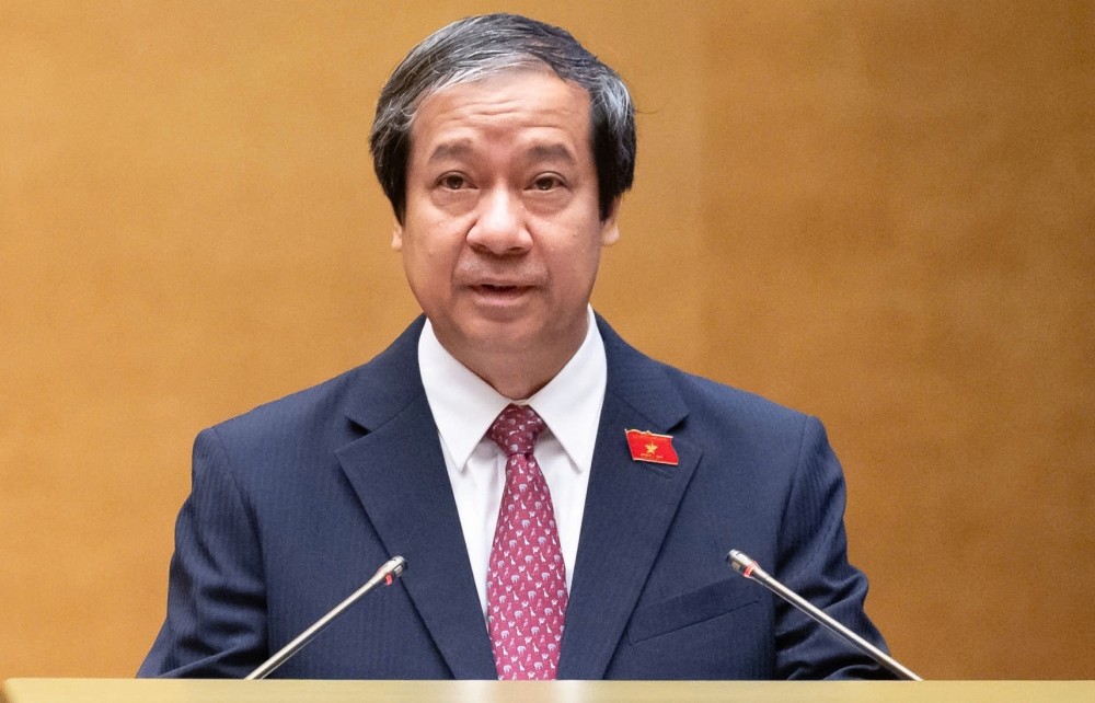 Miễn học phí học sinh công lập, hỗ trợ học sinh tư thục