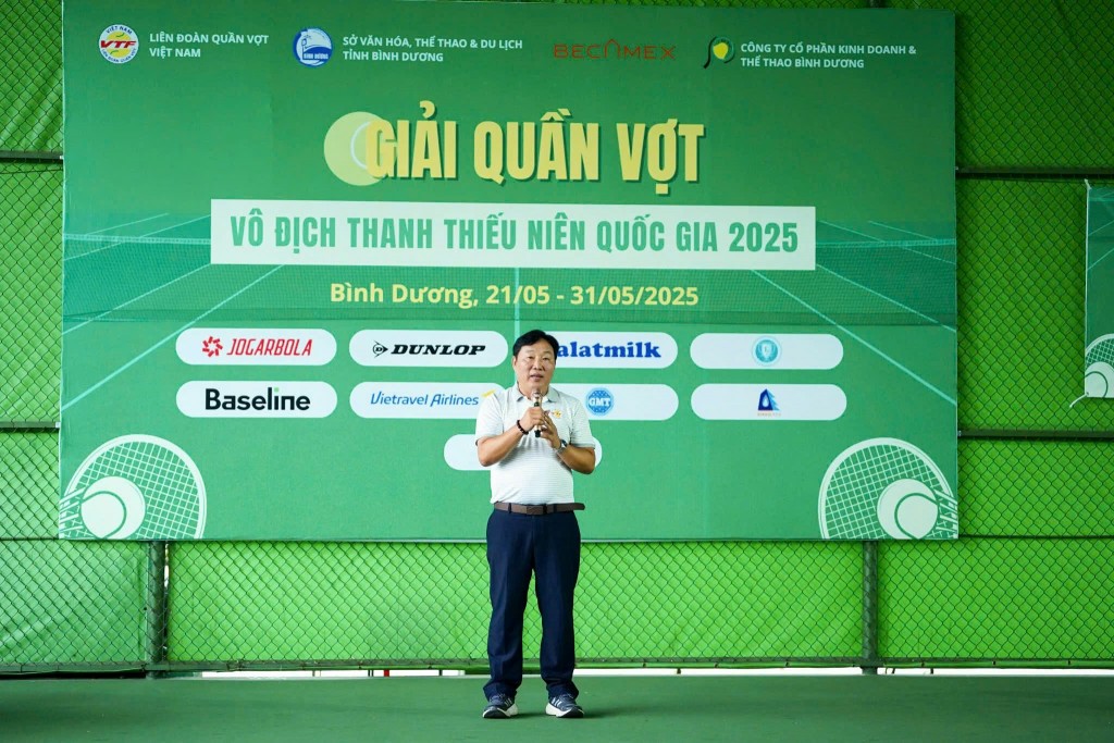 Ông Nguyễn Hồng Sơn - Phó Chủ tịch kiêm Tổng thư ký Liên đoàn Quần vợt Việt Nam, Trưởng Ban Tổ chức phát biểu khai mạc giải