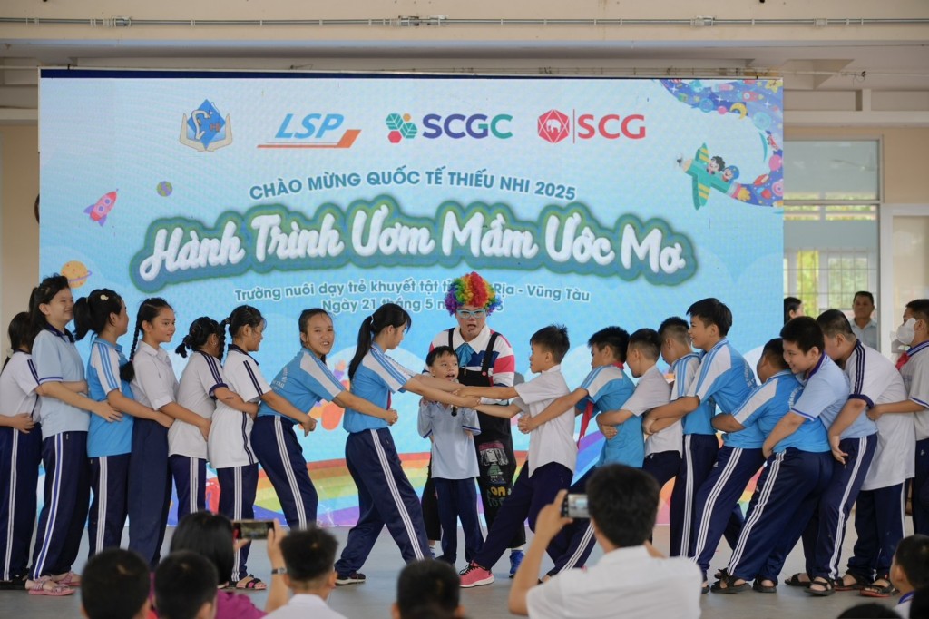 Không đơn thuần là một sân chơi ý nghĩa, chương trình sẽ là điểm tựa để trang bị cho các em kiến thức, sự tự tin và động lực để theo đuổi ước mơ trong tương lai.