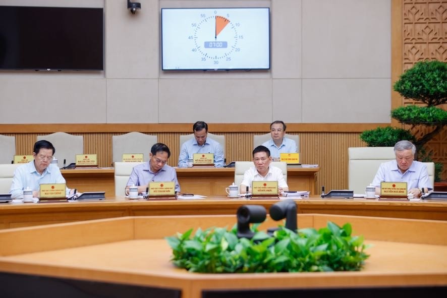 Các Phó Thủ tướng Chính phủ dự và phát biểu tại phiên họp - Ảnh: VGP/Nhật Bắc