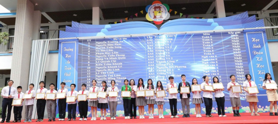 Các em học sinh xuất sắc giành giải Nhất cuộc thi