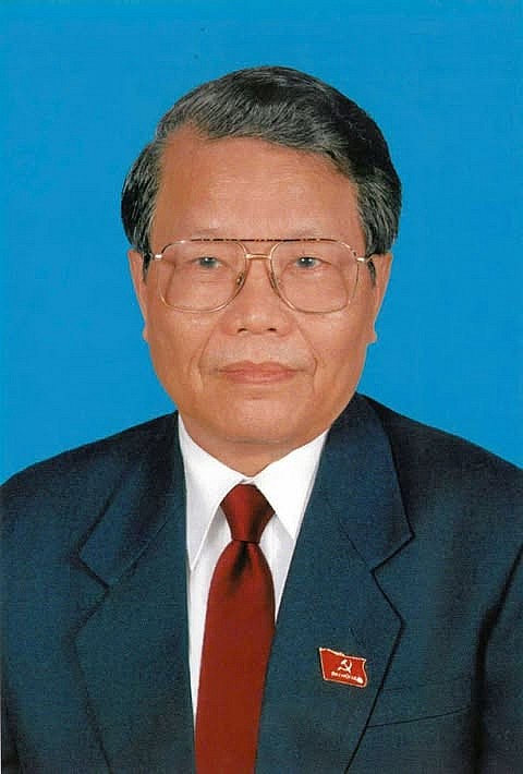 Đồng chí Trần Đức Lương, nguyên Ủy viên Bộ Chính trị, nguyên Chủ tịch nước Cộng hòa xã hội chủ nghĩa Việt Nam, nguyên Chủ tịch Hội đồng Quốc phòng và An ninh.