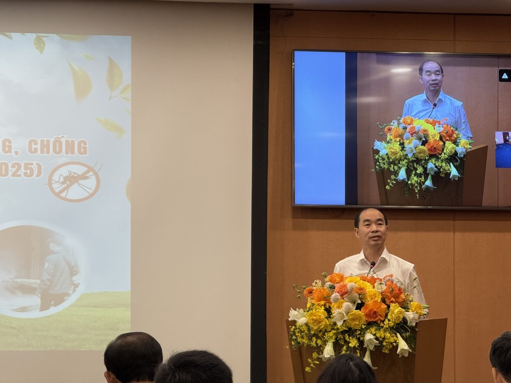TS. Nguyễn Đình Hưng, Phó Giám đốc phụ trách Sở Y tế Hà Nội phát biểu tại Hội nghị