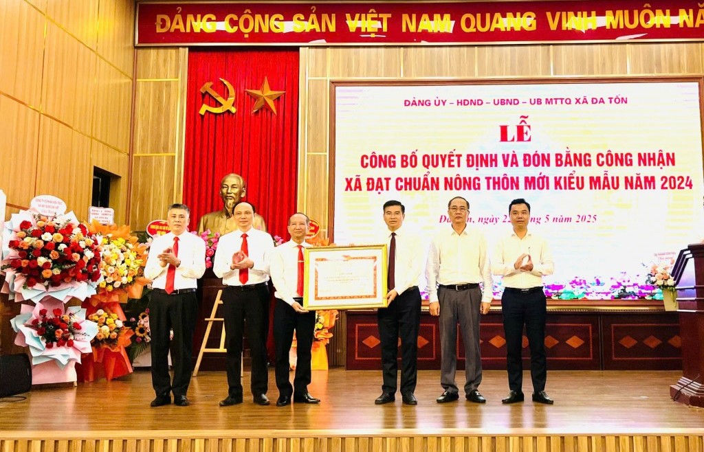 Xây dựng Nông thôn mới kiểu mẫu mạnh về kinh tế, giàu về văn hóa