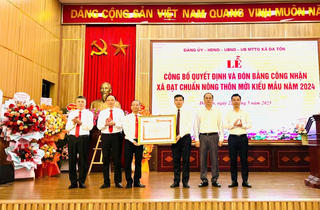 Xây dựng Nông thôn mới kiểu mẫu mạnh về kinh tế, giàu về văn hóa