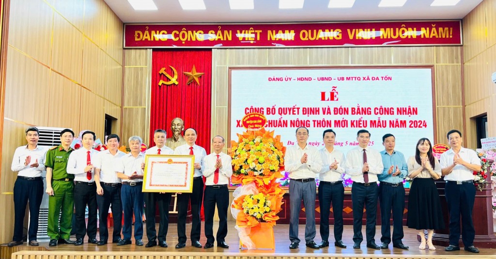 Xây dựng Nông thôn mới kiểu mẫu mạnh về kinh tế, giàu về văn hóa