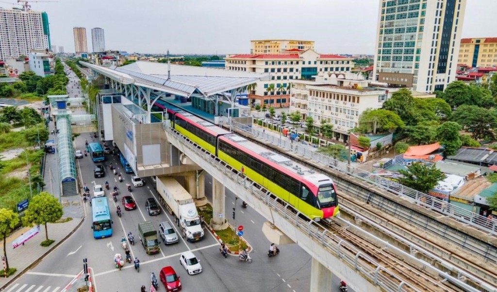 Dừng tàu gần 1 giờ, Metro Hà Nội trở lại hoạt động bình thường