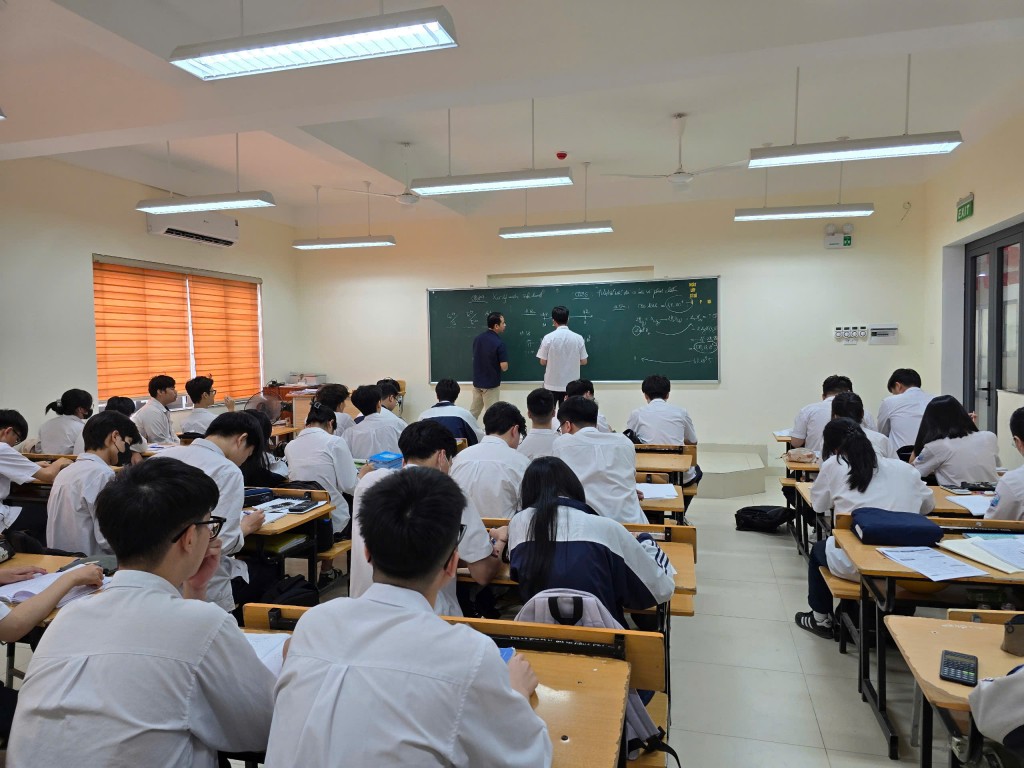 Trường THPT Lý Thường Kiệt nỗ lực tối đa để chuẩn bị kiến thức và tâm lý vững vàng cho học sinh trước kỳ thi quan trọng
