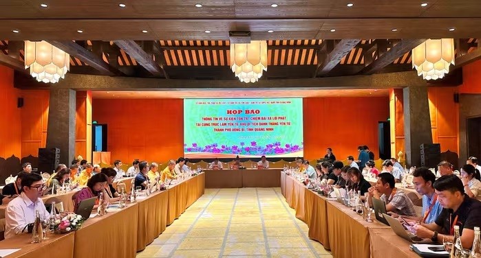 Quang cảnh buổi họp báo.