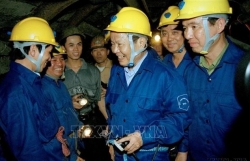 Nhà lãnh đạo giản dị, gần gũi với Nhân dân