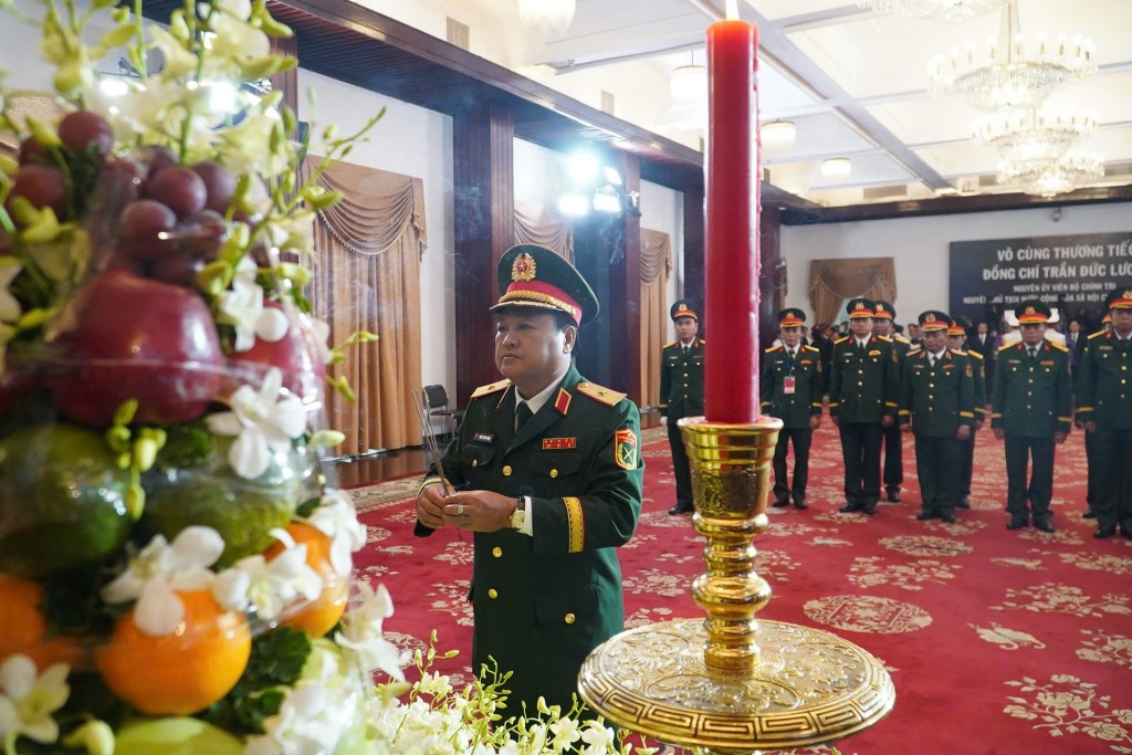 Đoàn đại biểu TP Hồ Chí Minh đến viếng nguyên Chủ tịch nước Trần Đức Lương