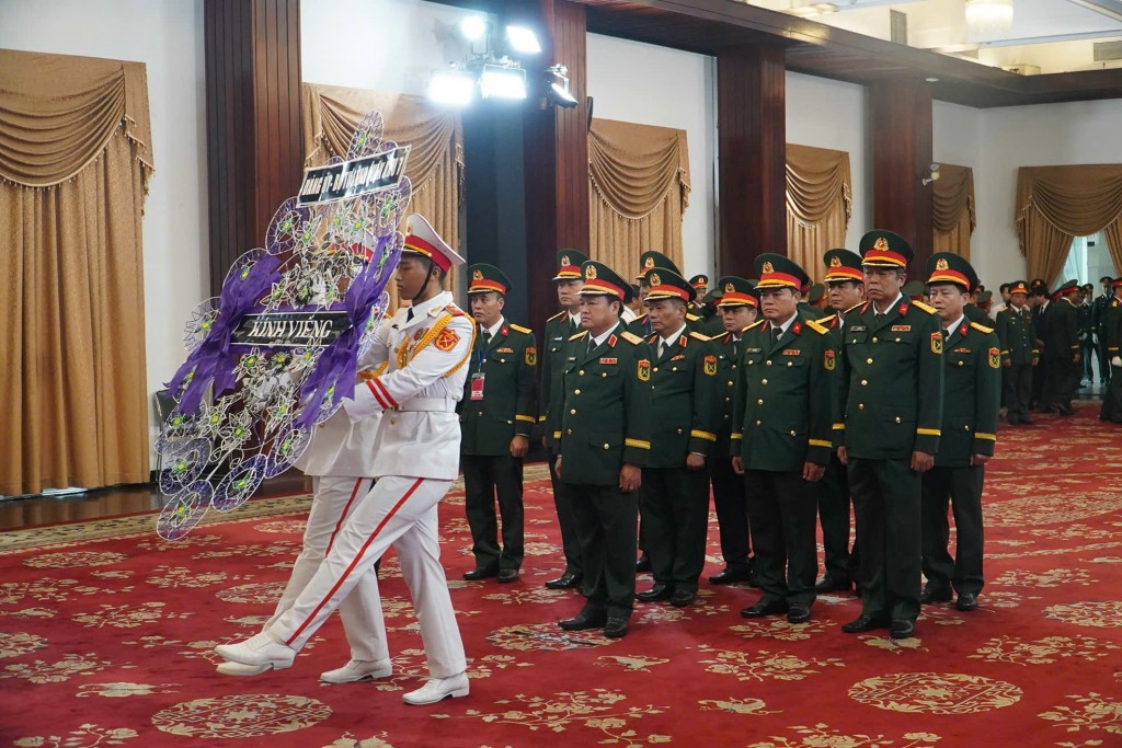 Đoàn Đảng ủy, Bộ Tư lệnh Quân khu 7. Đoàn lực lượng vũ trang Thành phố (Bộ Tư lệnh Thành phố, Công an Thành phố, Bộ Chỉ huy Bộ đội Biên phòng Thành phố). Đoàn Đảng ủy, Bộ Tư lệnh Quân khu 7. Đoàn lực lượng vũ trang Thành phố (Bộ Tư lệnh Thành phố, Công an Thành phố, Bộ Chỉ huy Bộ đội Biên phòng Thành phố).