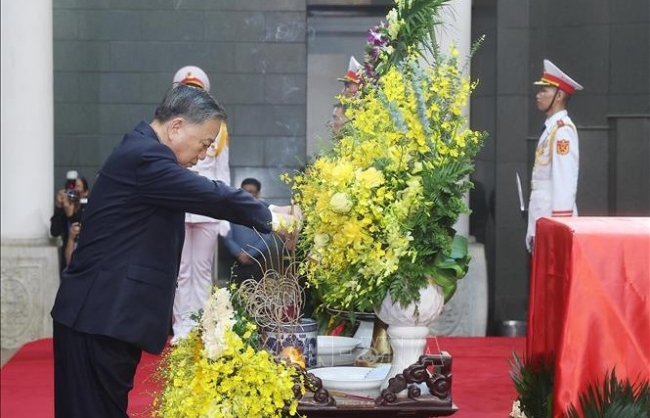 Trang trọng Lễ viếng nguyên Chủ tịch nước Trần Đức Lương tại Nhà tang lễ Quốc gia