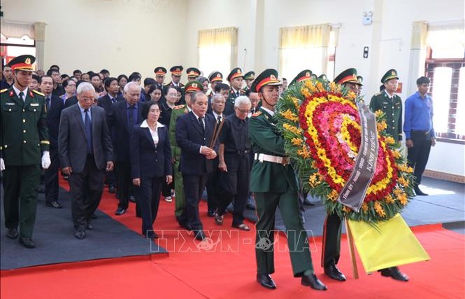 Trang nghiêm Lễ viếng nguyên Chủ tịch nước Trần Đức Lương tại Quảng Ngãi