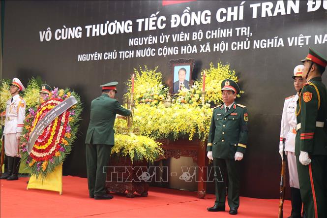 Trang nghiêm Lễ viếng nguyên Chủ tịch nước Trần Đức Lương tại Quảng Ngãi Chú thích ảnh