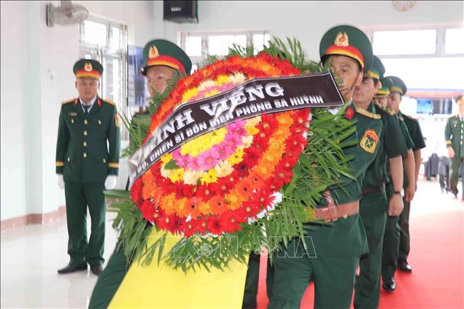 Trang nghiêm Lễ viếng nguyên Chủ tịch nước Trần Đức Lương tại Quảng Ngãi Chú thích ảnh