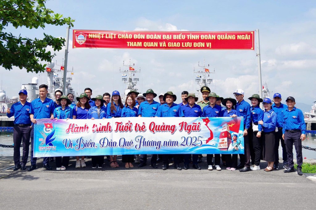 Tuổi trẻ Quảng Ngãi hướng về biển đảo quê hương