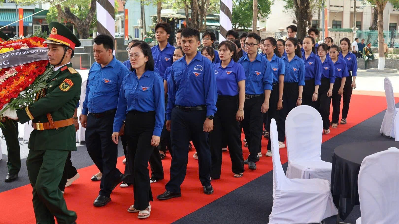 Tuổi trẻ Quảng Ngãi tiễn biệt Nguyên Chủ tịch nước Trần Đức Lương