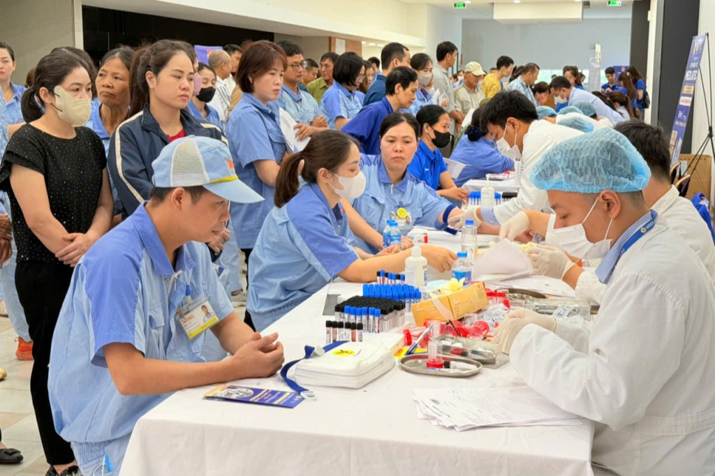 500 công nhân đã được tư vấn, khám bệnh 