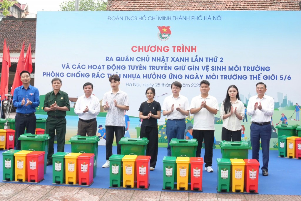 Thanh niên hành động vì một Hà Nội xanh, sạch, văn minh
