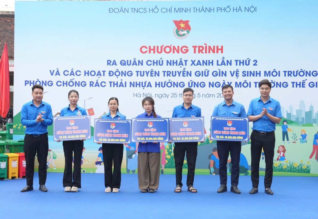 Thanh niên hành động vì một Hà Nội xanh, sạch, văn minh