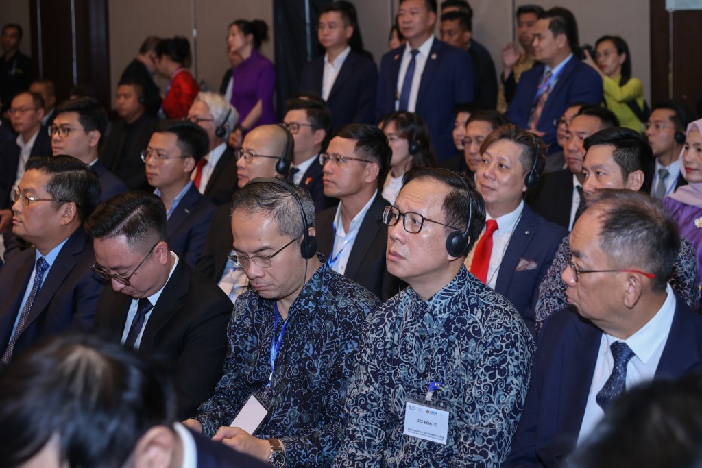 Các đại biểu nhấn mạnh, sự phát triển mạnh mẽ của Việt Nam mang lại niềm vui cho cộng đồng doanh nghiệp Malaysia và môi trường đầu tư của Việt Nam ngày càng đổi mới và an toàn - Ảnh: VGP/Nhật Bắc