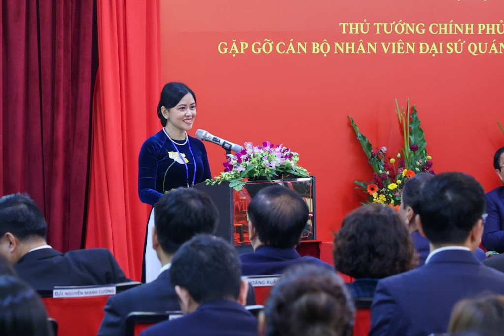 Chủ nhiệm CLB tiếng Việt phát biểu tại buổi gặp gỡ - Ảnh: VGP/Nhật Bắc