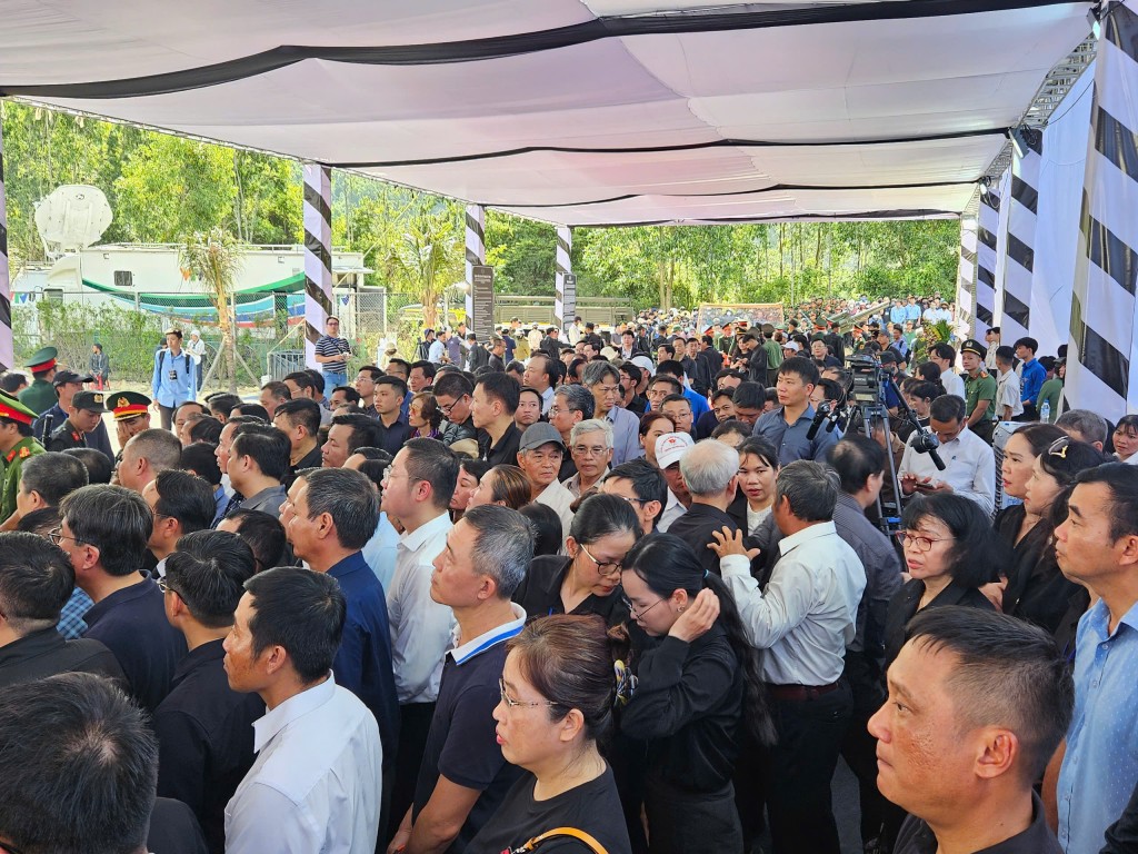 Lễ an táng nguyên Chủ tịch nước Trần Đức Lương tại Quảng Ngãi