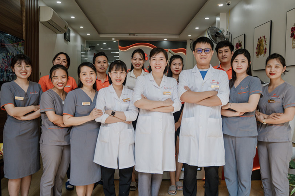 Đội ngũ cán bộPhòng khám chuyên khoa răng hàm mặt Nha Khoa Hoàn Mỹ