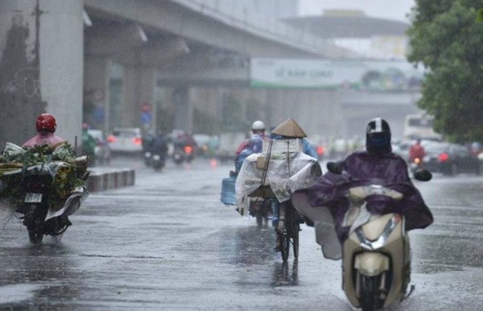 Hà Nội nhiều mây, mưa rào rải rác, có nơi có dông