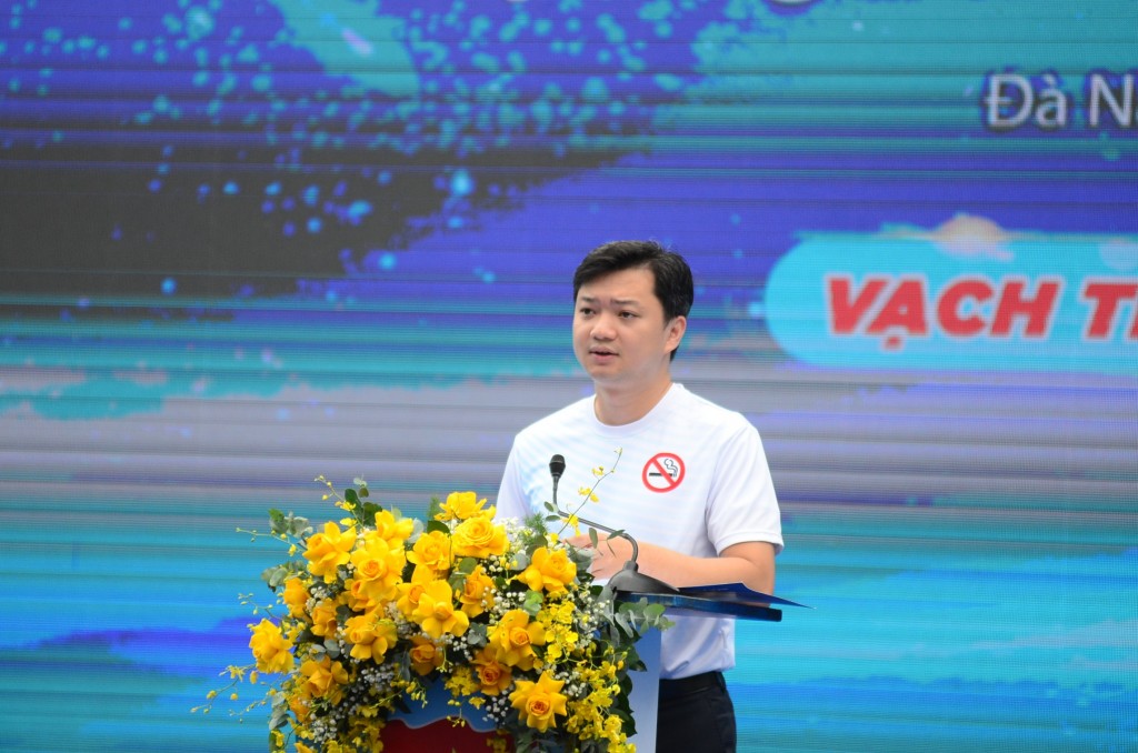 Anh Nguyễn Minh Triết, Bí thư Trung ương Đoàn TNCS Hồ Chí Minh phát biểu tại lễ mít tinh (Ảnh Đ.Minh) Anh Nguyễn Minh Triết, Bí thư Trung ương Đoàn TNCS Hồ Chí Minh phát biểu tại lễ mít tinh (Ảnh Đ.Minh)